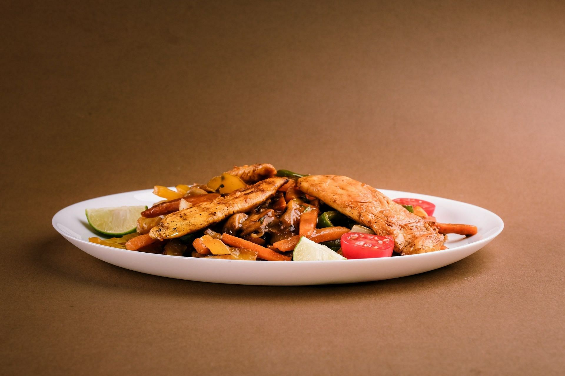 Loss of Appetite (Image via Unsplash/Sam Moghadam)